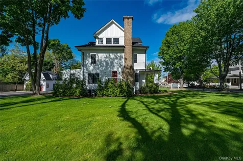 34 Dewey Street Huntington NY 11743