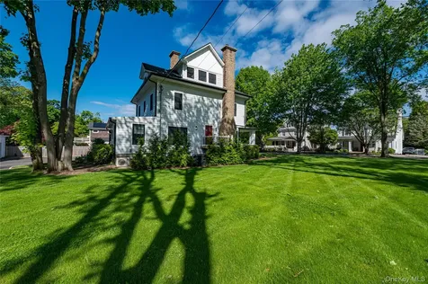 34 Dewey Street Huntington NY 11743
