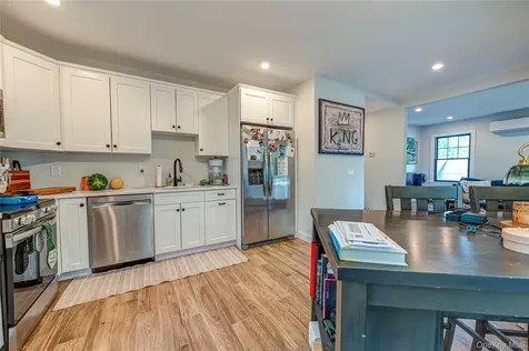 34 Dewey Street Huntington NY 11743