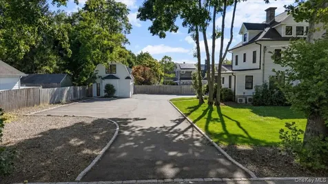 34 Dewey Street Huntington NY 11743
