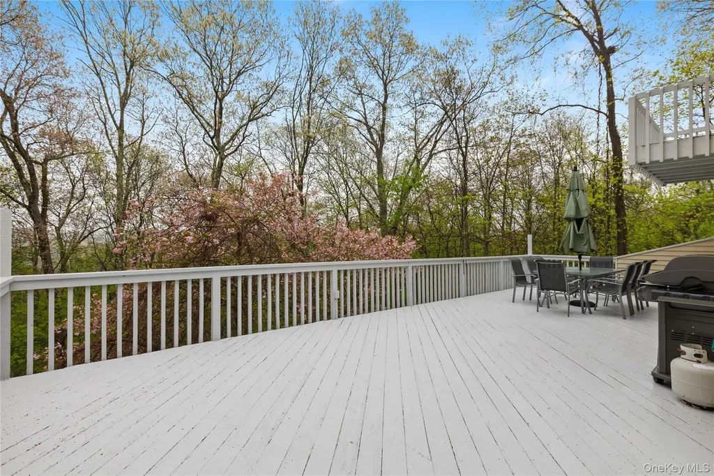 38 Westerly Lane Thornwood NY 10594