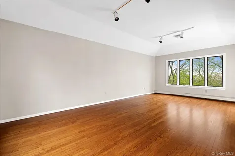 38 Westerly Lane Thornwood NY 10594