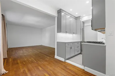 824 Palmer Road Bronxville NY 10708