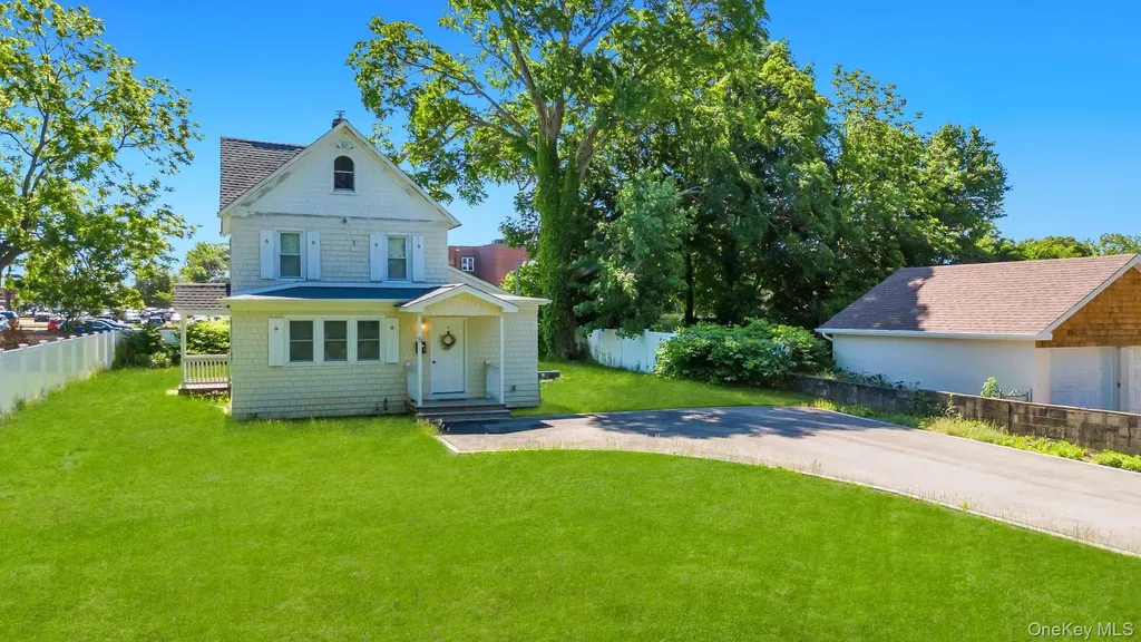 5 Hawkins Avenue Smithtown NY 11787