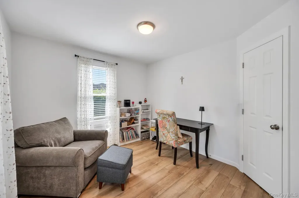 5 Hawkins Avenue Smithtown NY 11787