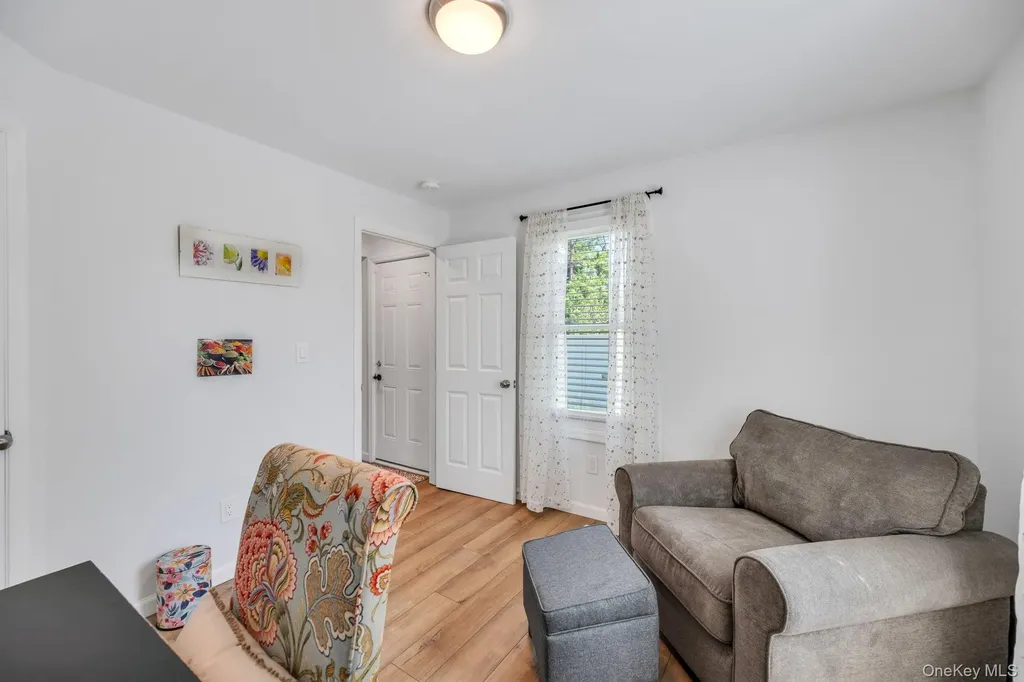 5 Hawkins Avenue Smithtown NY 11787