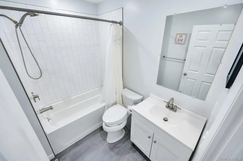 5 Hawkins Avenue Smithtown NY 11787