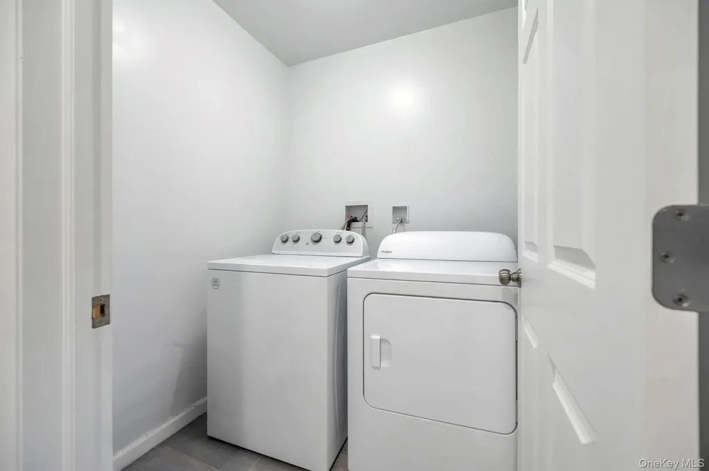 5 Hawkins Avenue Smithtown NY 11787
