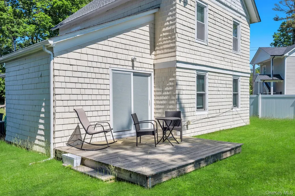 5 Hawkins Avenue Smithtown NY 11787