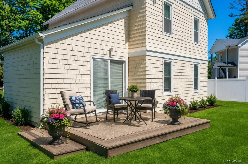 5 Hawkins Avenue Smithtown NY 11787