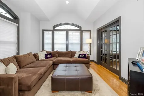 7 Hopkins Lane Armonk NY 10504