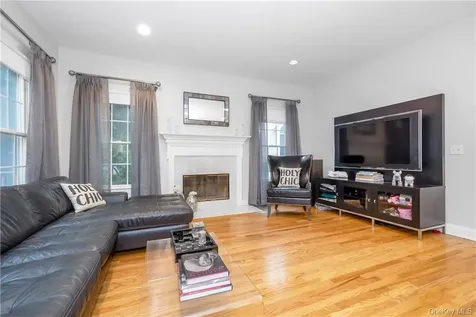 7 Hopkins Lane Armonk NY 10504