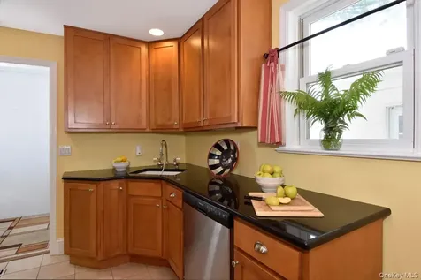 462 Bronxville Road Bronxville NY 10708