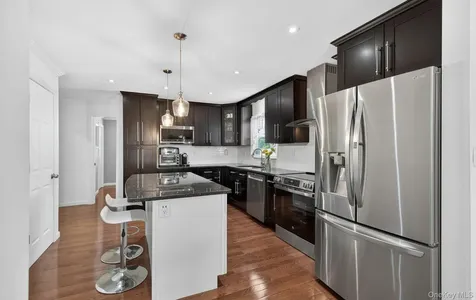 51 Chestnut Street Westbury NY 11590
