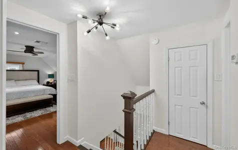 51 Chestnut Street Westbury NY 11590