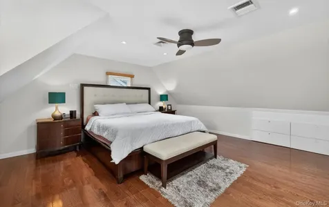 51 Chestnut Street Westbury NY 11590