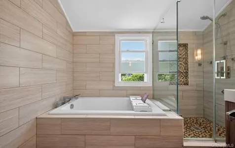 51 Chestnut Street Westbury NY 11590