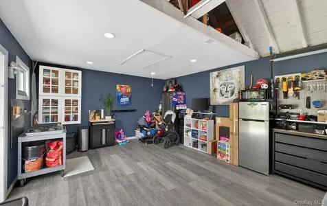 51 Chestnut Street Westbury NY 11590