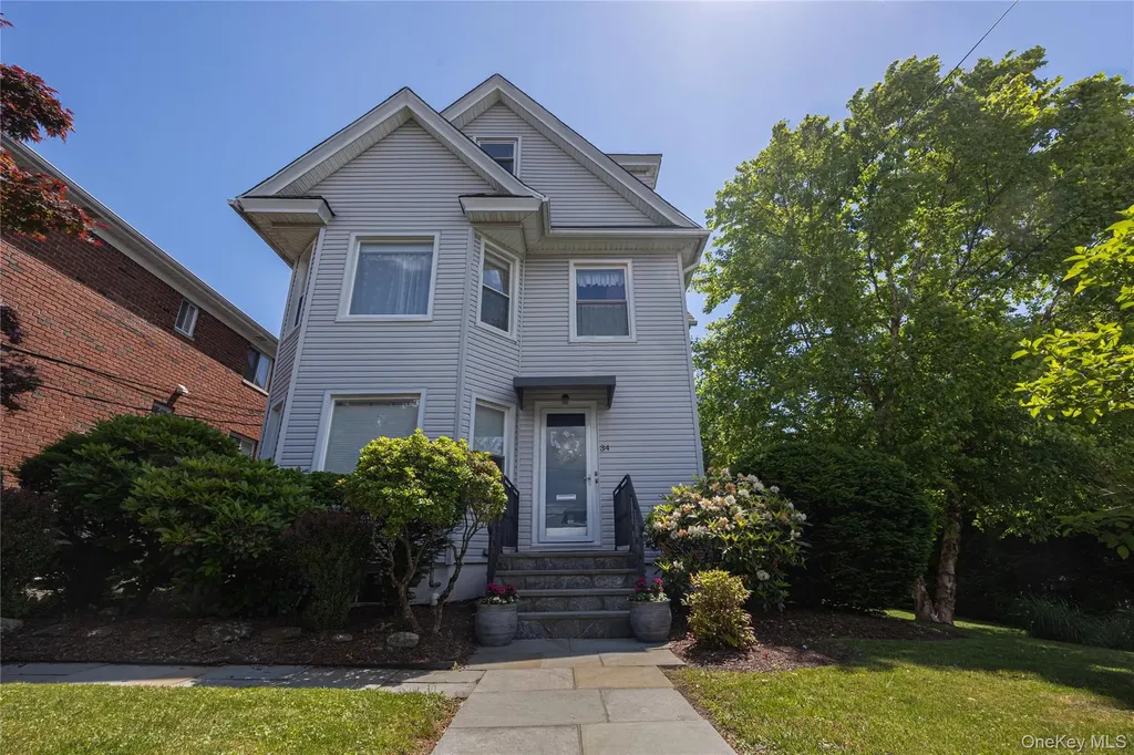 34 Morsemere Place Yonkers NY 10701