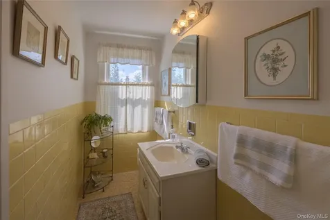 34 Morsemere Place Yonkers NY 10701