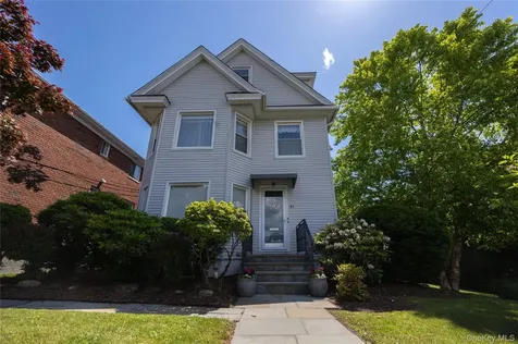 34 Morsemere Place Yonkers NY 10701