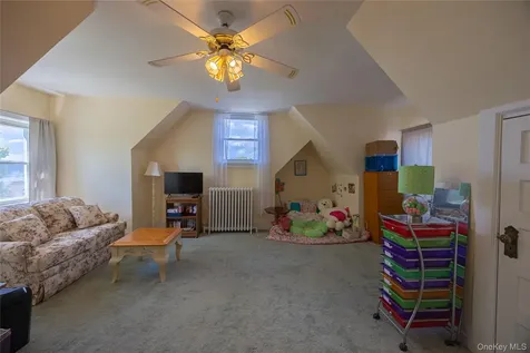 34 Morsemere Place Yonkers NY 10701
