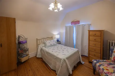 34 Morsemere Place Yonkers NY 10701