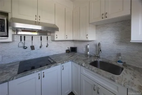 34 Morsemere Place Yonkers NY 10701