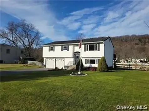 36 Merriewold Monroe NY 10950