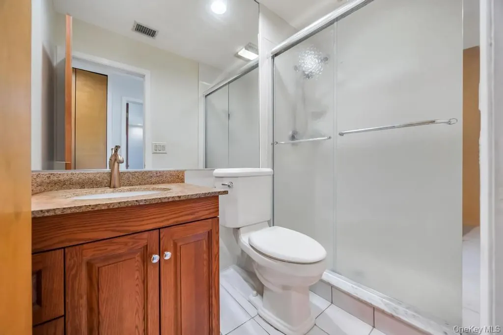 73 S Pond Lane Smithtown NY 11787