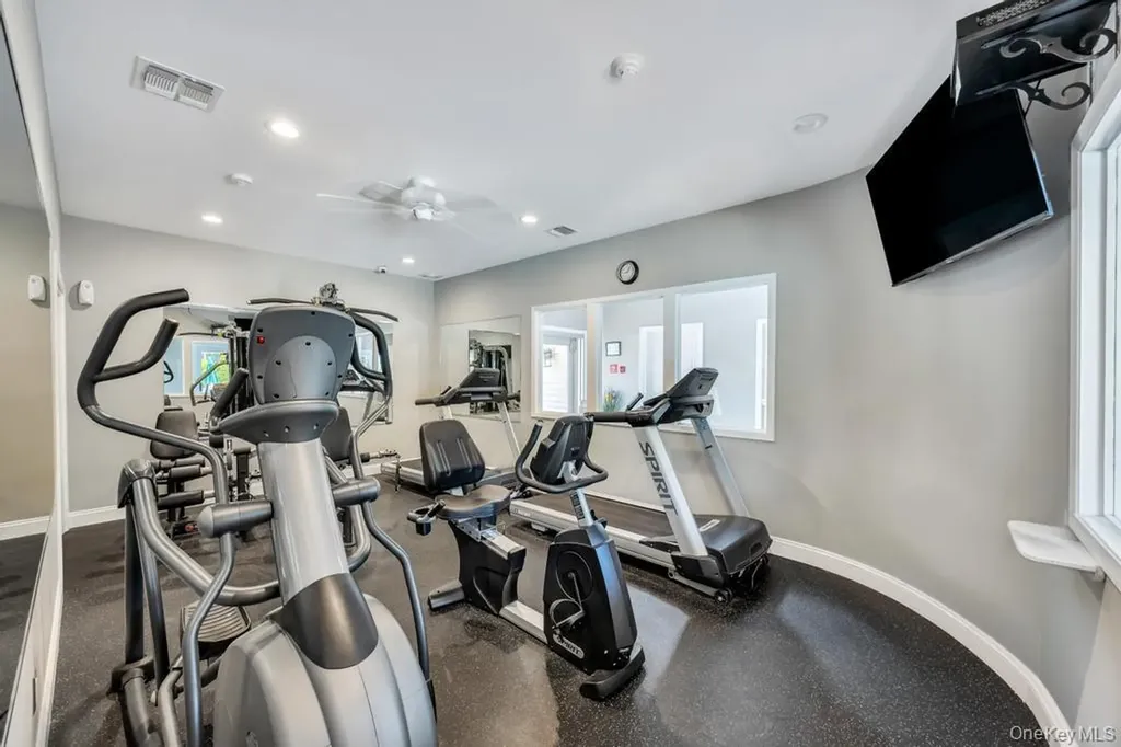 73 S Pond Lane Smithtown NY 11787