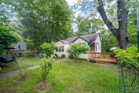 19 Nature Way Kiamesha Lake NY 12751