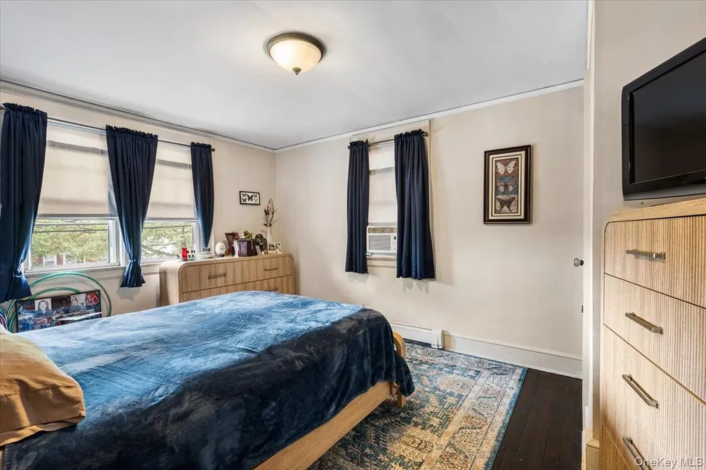 205 Roslyn Road Mineola NY 11501