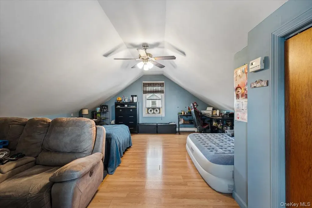 205 Roslyn Road Mineola NY 11501