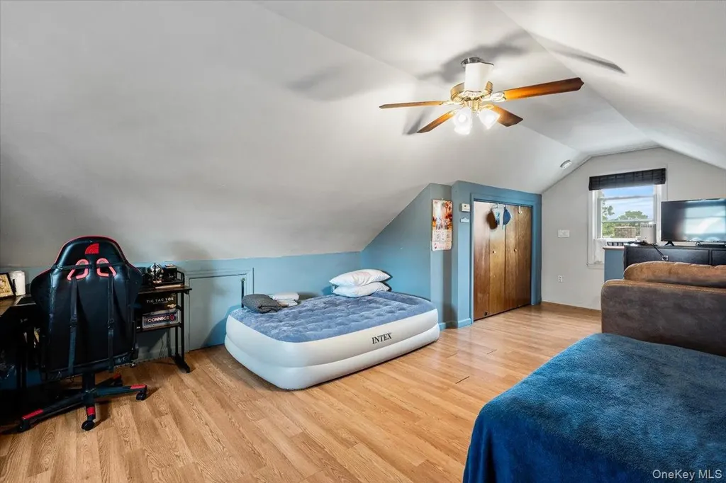 205 Roslyn Road Mineola NY 11501