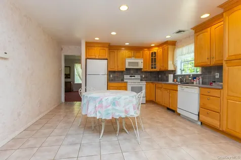 41 W Old Farm Road Hopewell Junction NY 12533