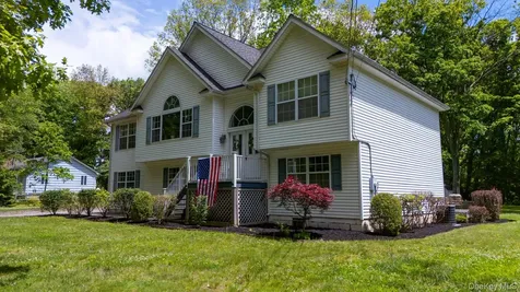 41 W Old Farm Road Hopewell Junction NY 12533