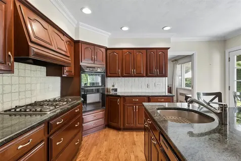 142 Rockaway Avenue Garden City NY 11530