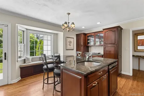 142 Rockaway Avenue Garden City NY 11530