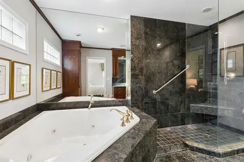 142 Rockaway Avenue Garden City NY 11530