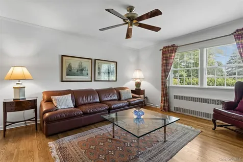 142 Rockaway Avenue Garden City NY 11530