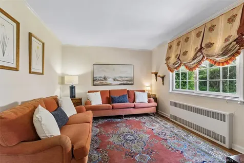 142 Rockaway Avenue Garden City NY 11530