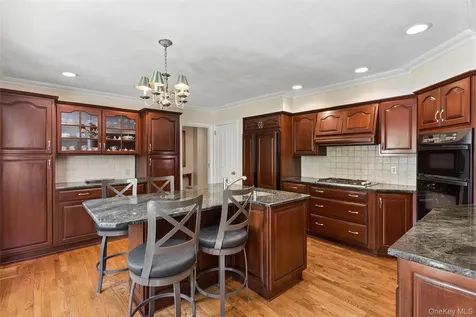 142 Rockaway Avenue Garden City NY 11530