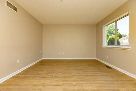 202 Crystal Hill Lane Poughkeepsie NY 12603