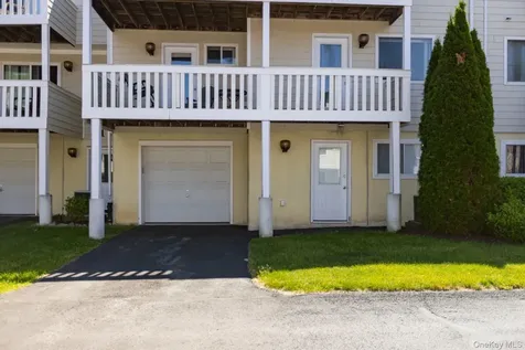 202 Crystal Hill Lane Poughkeepsie NY 12603