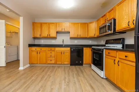202 Crystal Hill Lane Poughkeepsie NY 12603