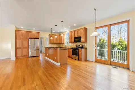 243 Knollwood Avenue Mamaroneck NY 10543