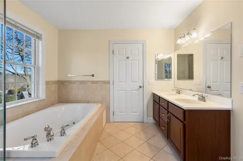 243 Knollwood Avenue Mamaroneck NY 10543