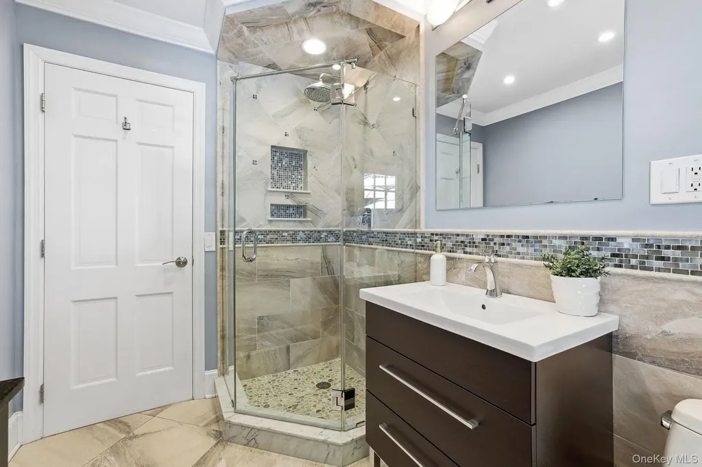 16 Old Farm Lane Hartsdale NY 10530