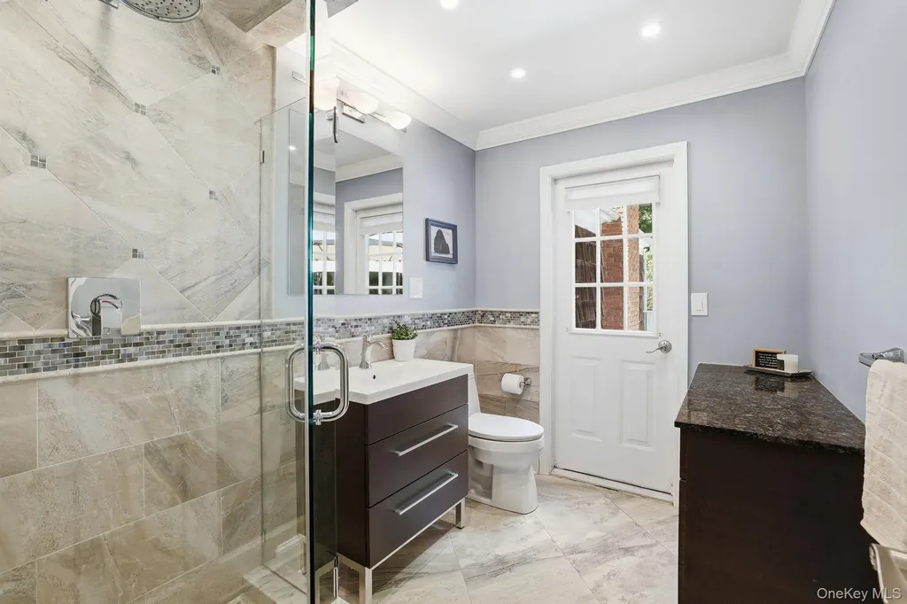 16 Old Farm Lane Hartsdale NY 10530